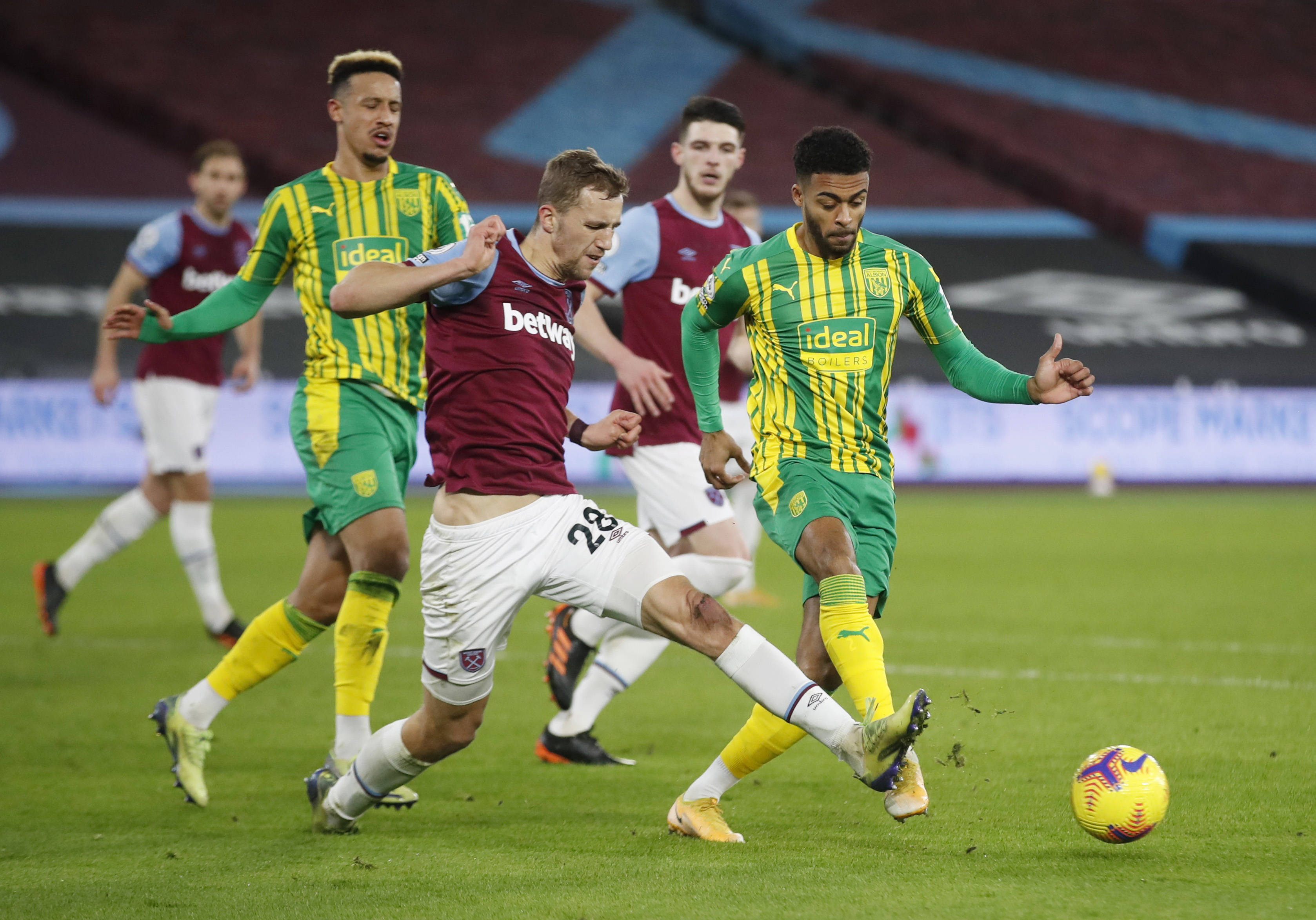 各支队伍竞 各支队伍竞